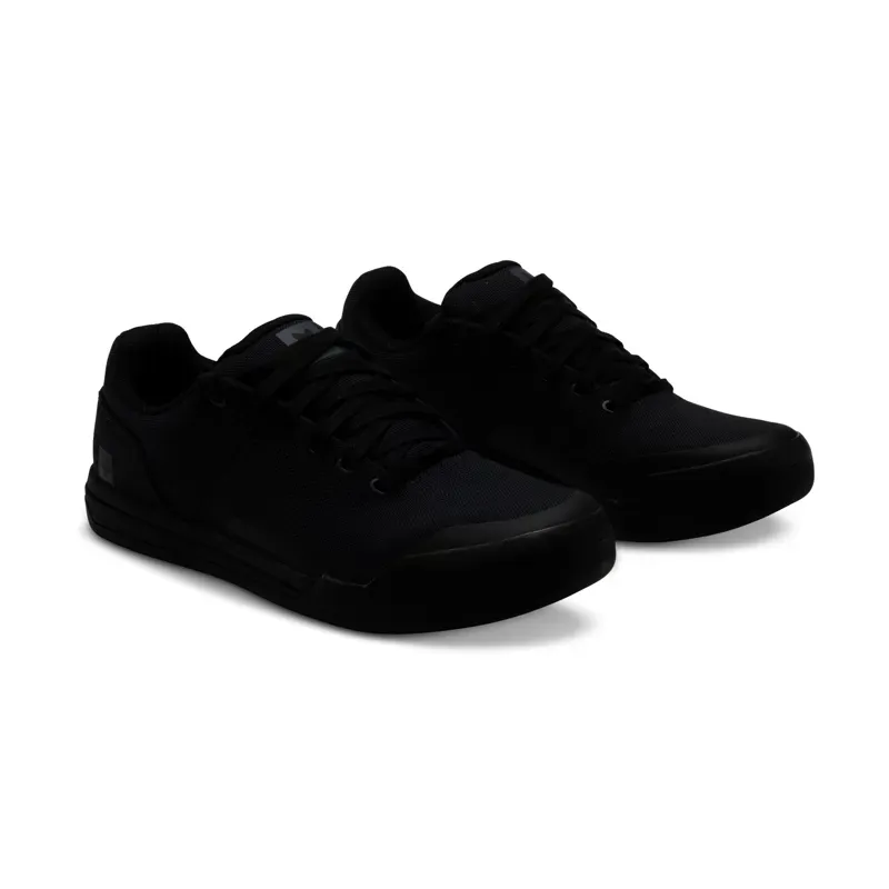 Fox Union Canvas Shoes in Black-3