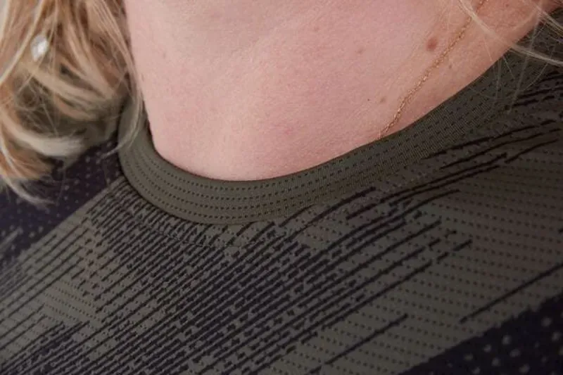 Madison Flux Women's Long Sleeve Trail Jersey In Midnight Green/Black-2