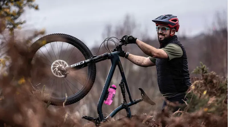 Muc-Off x Fidlock Twist Bottle 450ml+base Pink-8