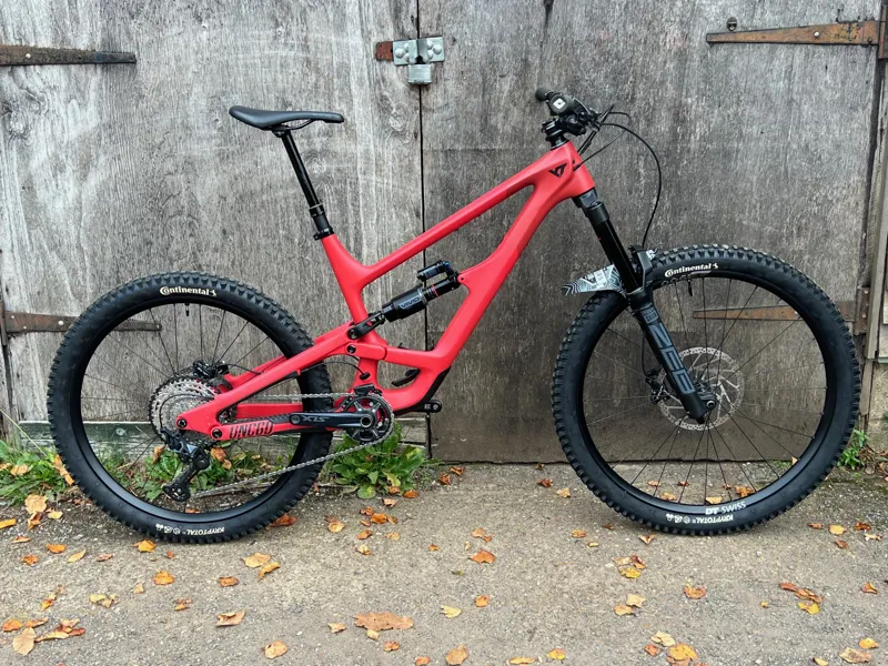 YT Capra Core 2 CF 